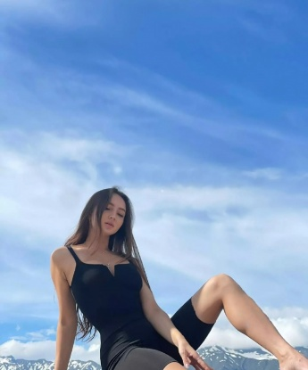 Я красива, нежна и дико опытна. У меня есть все твои заветные фантазии. Обладаю искусными руками и пылким желанием доставить тебе максимум удовольствия. 💋
Со мной ты погрузишься в мир наслаждения и страсти. Мои услуги просто восхитительны: классический, орал, анал, лесби, фетиш и многое другое. Я могу стать твоей верной компаньонкой, а также удовлетворить все твои капризы и сексуальные фантазии.
Отзывы о мне говорят сами за себя! Мои фото реальны и актуальны. Ты можешь увидеть, насколько я привлекательна и сексуальна. Доверься мне и я открою для тебя дверь в безудержное наслаждение и удовольствие! Жду тебя, ко мне в гости в Москве. 💫 1809, 18 лет